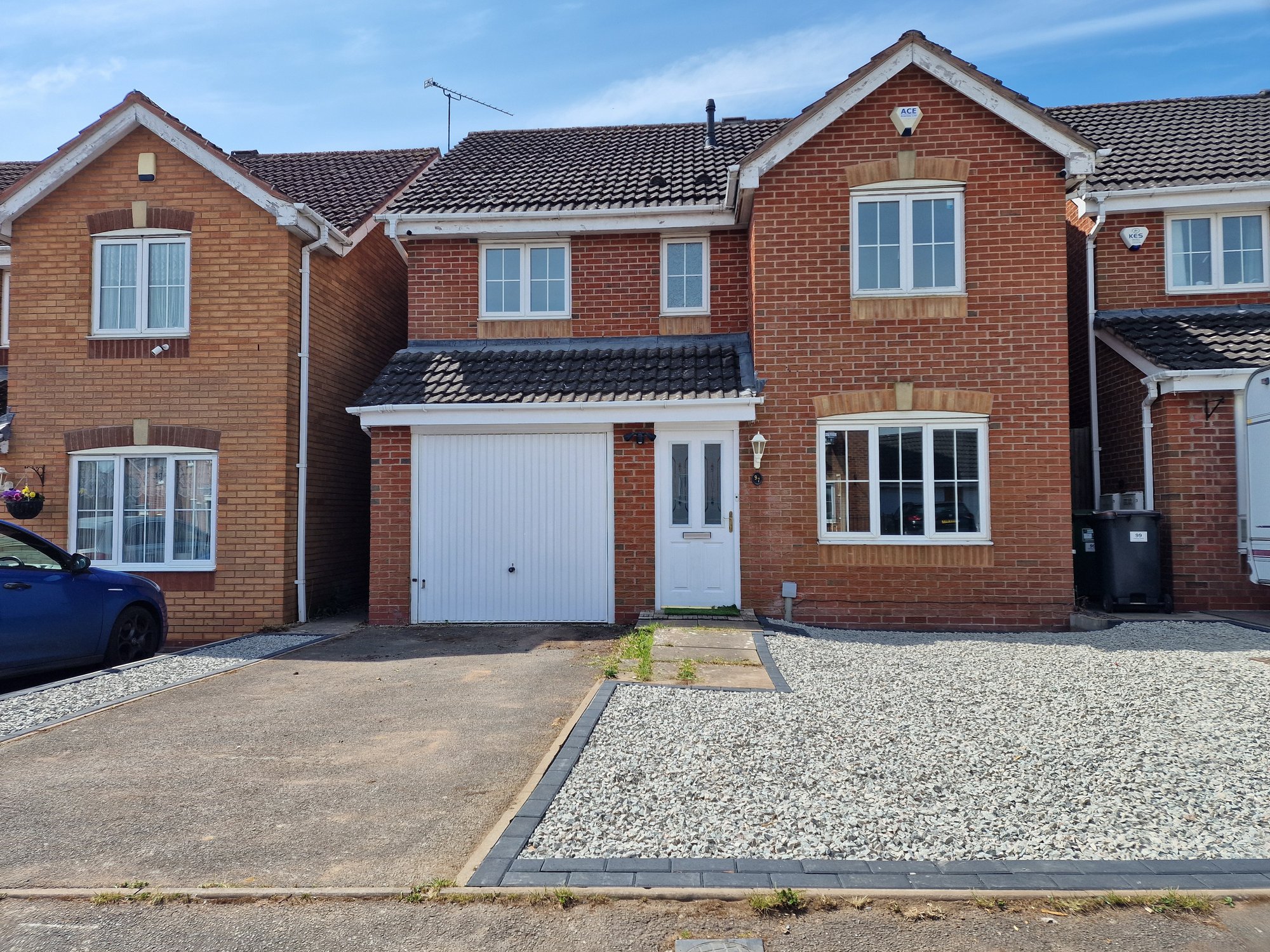 4-Bedroom Detached House - Chaytor Drive, Nuneaton